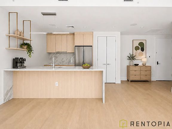 3rd image of 960 Franklin Ave #281