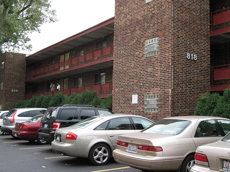 818 Noyes St #1C — Photo 1