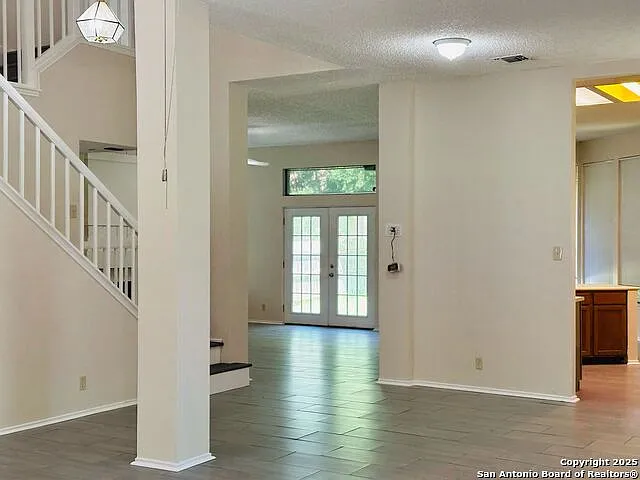 3235 Tree Grove Dr — Photo 5