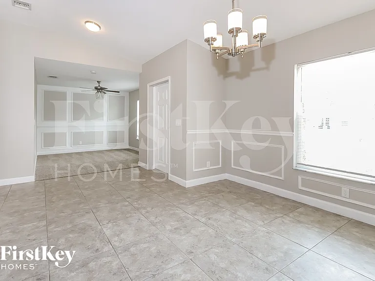 1061 SW Dubois Ave — Photo 5