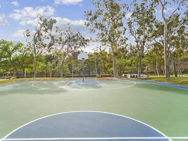 SAMLARC's amenities include multiple basketball courts