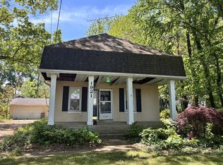 1921 E Coolspring Ave, Trail Creek, IN 46360