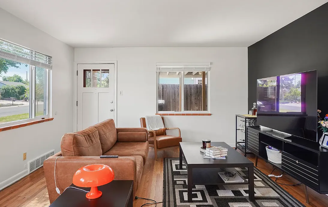 3 bed, 1434 sqft, $2,900 — Photo 2
