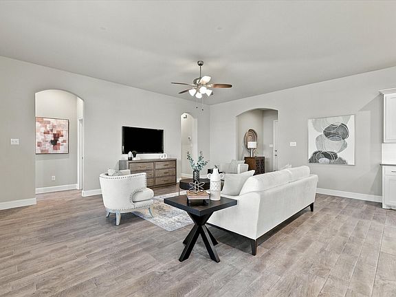 5th image of 915 Timber Ridge Dr