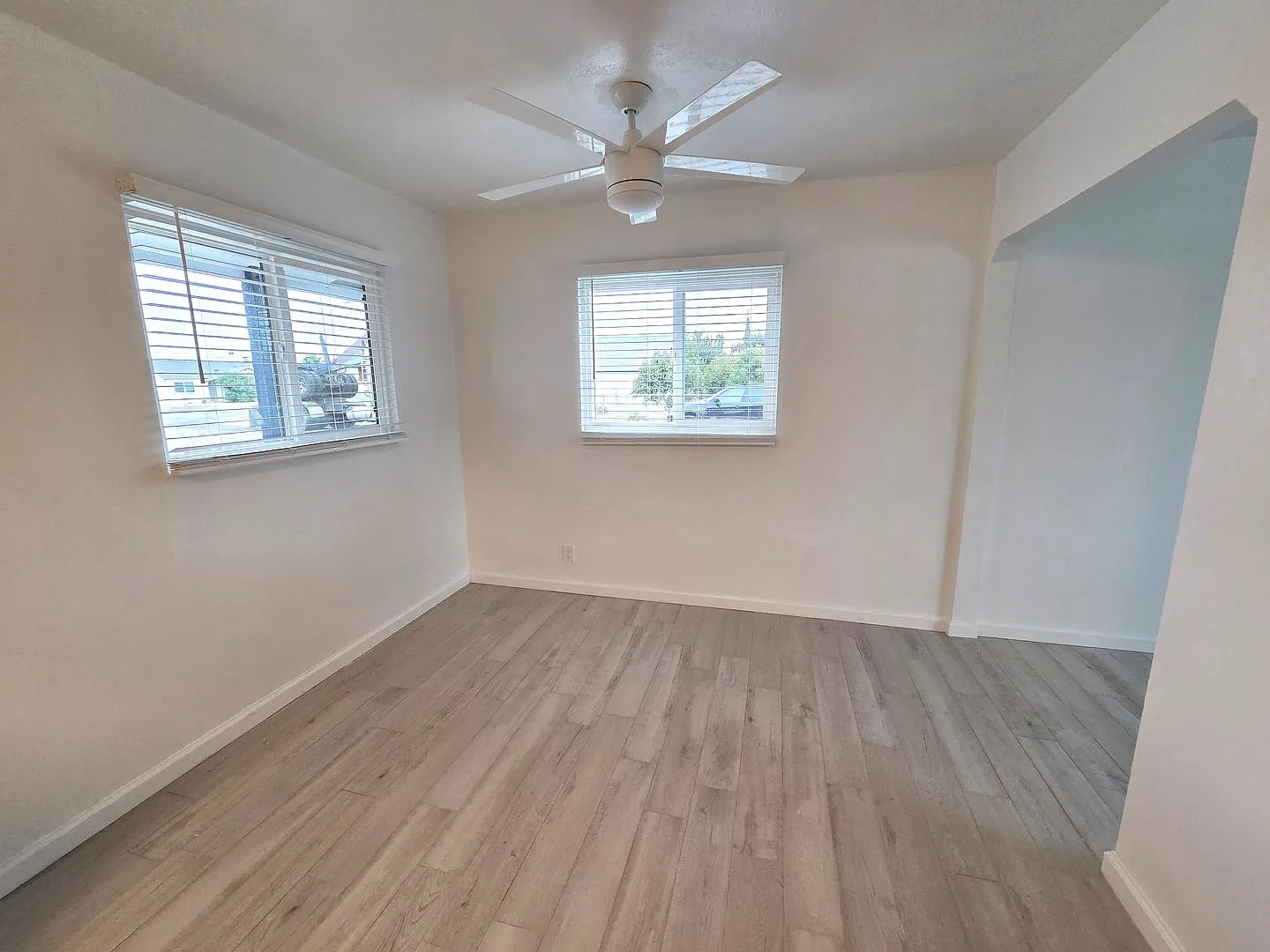 Remodeled 3 Bedroom 1 Bath Home on Large Corner Lot — Photo 4