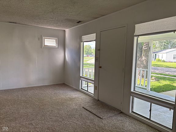 4th image of 511 Eberhart Dr