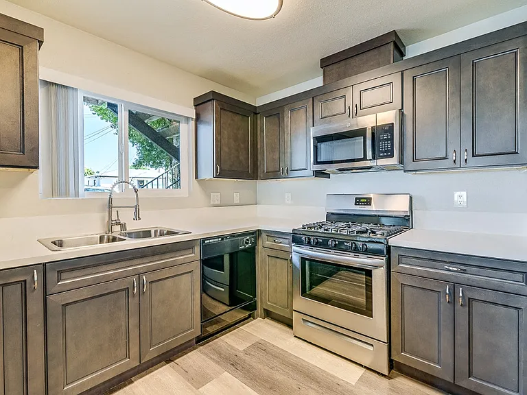 Woodlawn Gardens Apartments — Photo 1