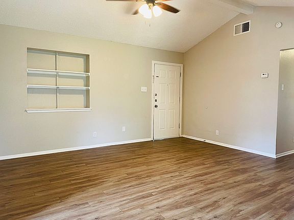 4th image of 5666 Bienville Dr