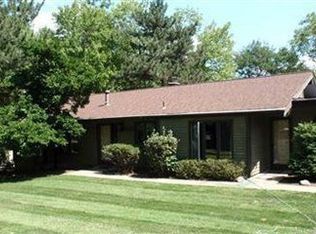 6942 Woodwalk Dr #30, Brecksville, OH