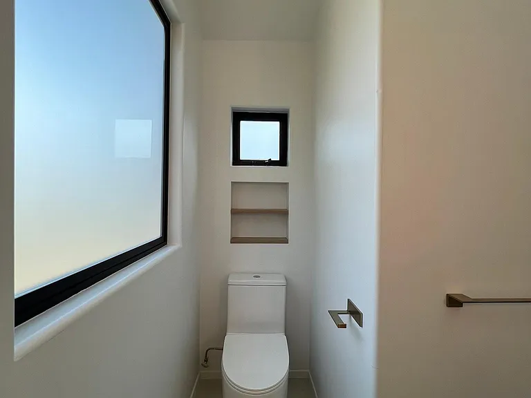 2610 S Barrington Ave — Photo 16