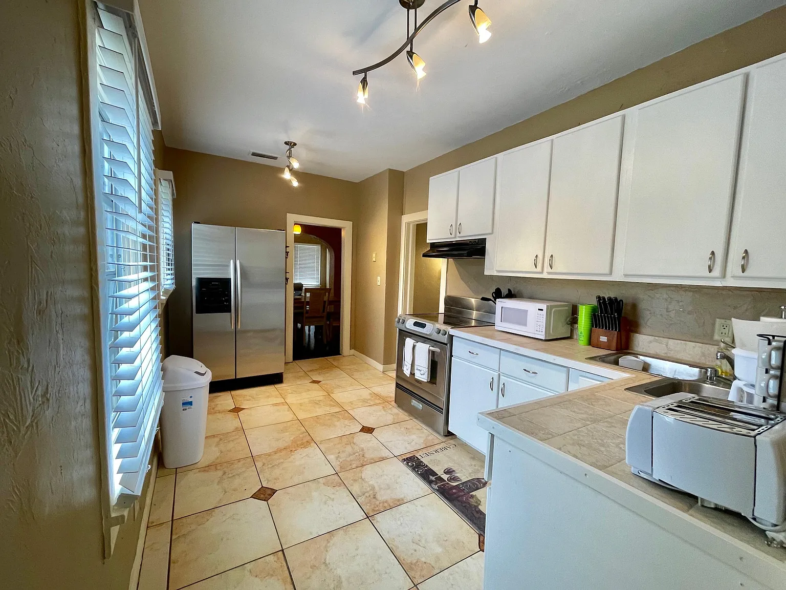 2 bed, 1.0 bath, 1016 sqft, $2,200 — Photo 4