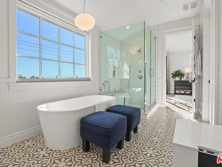 832 Las Lomas Ave — Photo 15