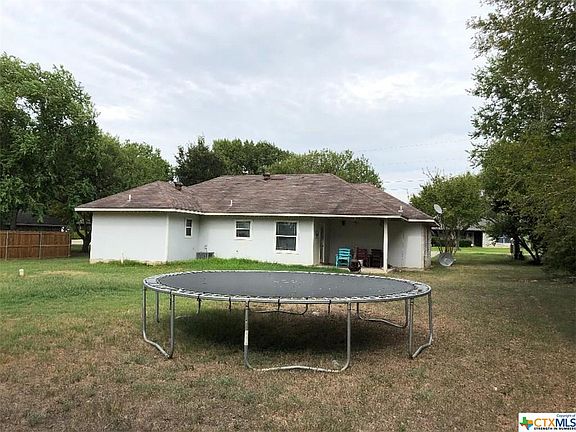 3rd image of 110 Tanglewood Dr
