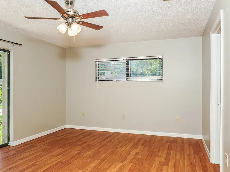 4913 Ithaca Ln — Photo 14