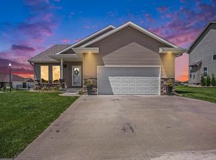 5420 Crogans Way Rd, Council Bluffs, IA 51501