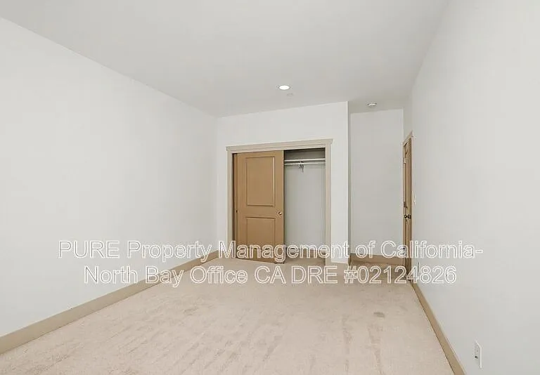 1920 Fountainview Cir — Photo 23