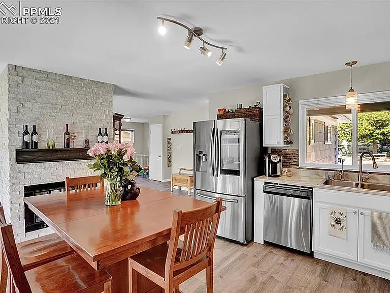513 Rose Dr — Photo 15