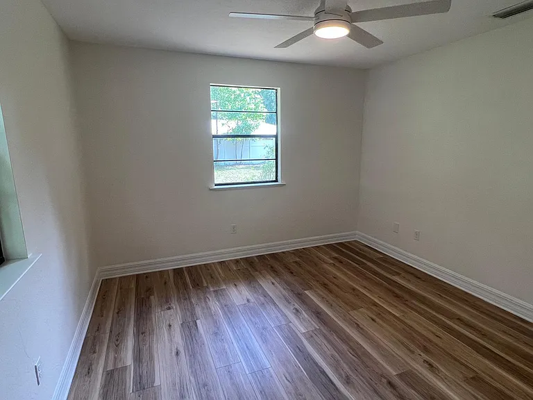 5127 NW 26th Pl — Photo 11