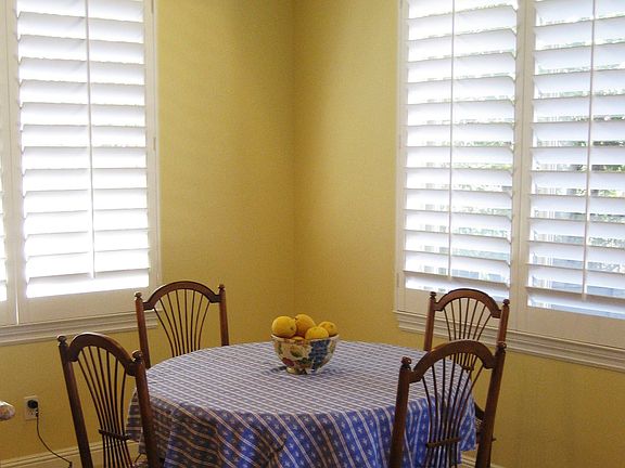 Break nook off kitchen