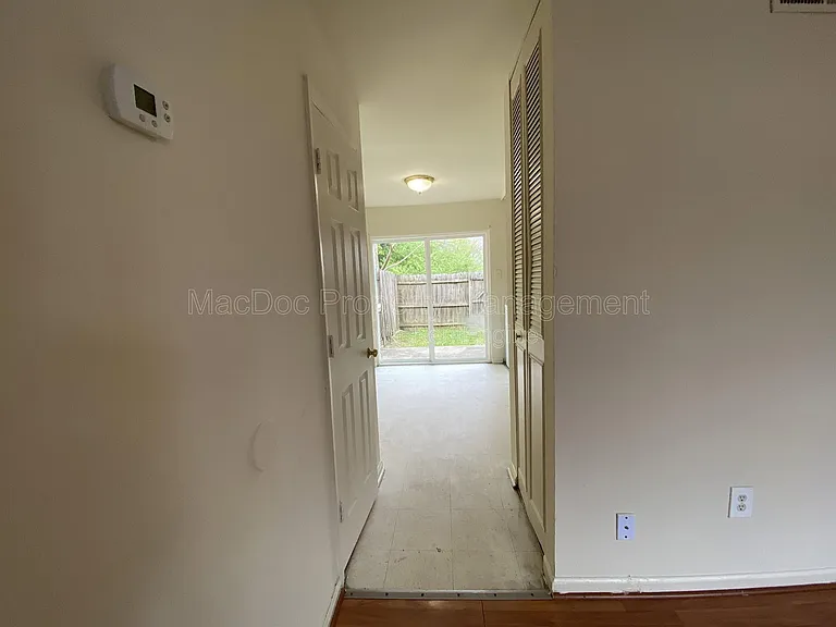 809 Denton Cir — Photo 4