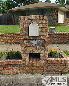 2nd image of 2408 Oakridge Ct