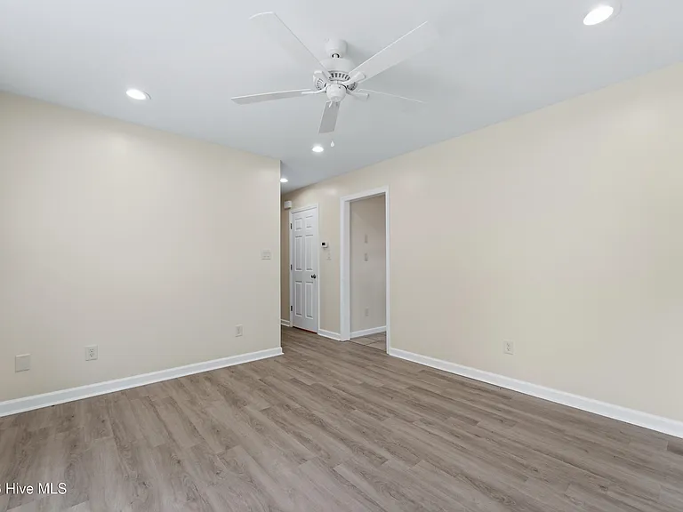 101 Johns Way — Photo 6