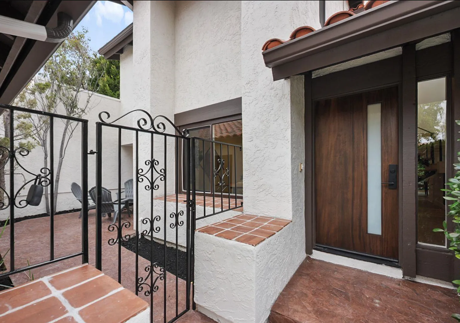 Renovated 4BR Solana Beach Home | 2,470 SF, Private Patios & 2-Car Garage — Photo 4