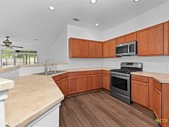 4th image of 214 Farm Hill Dr