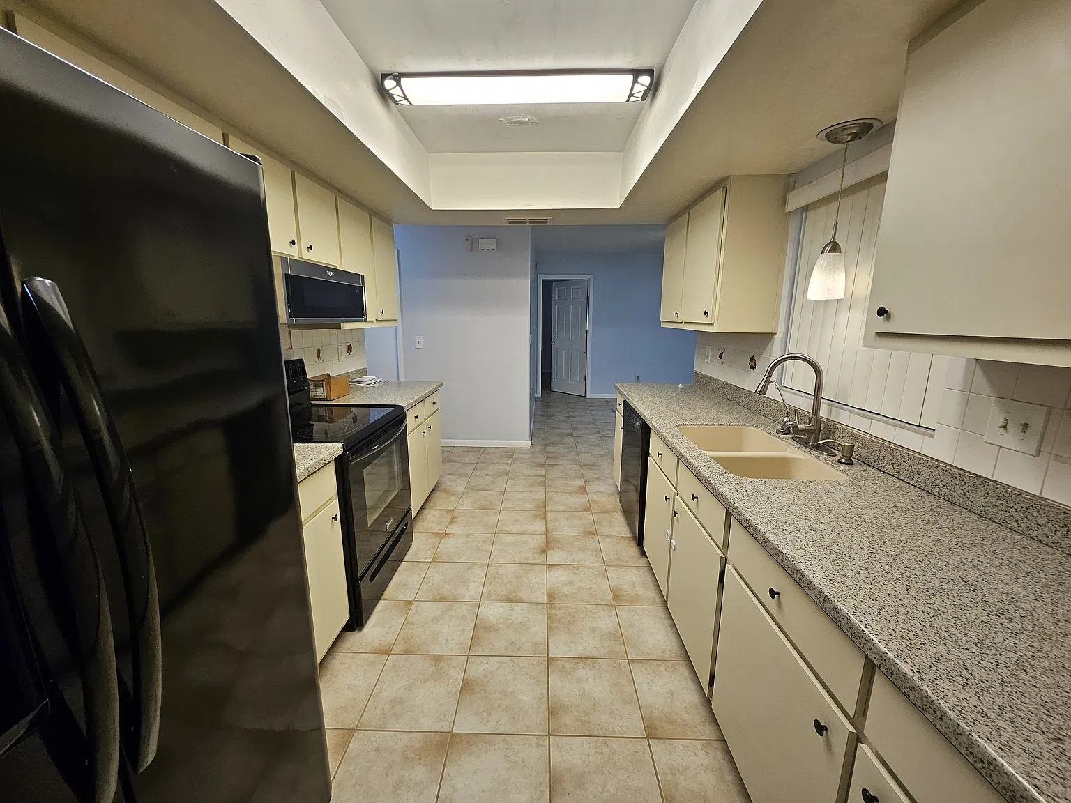 4 bed, 1776 sqft, $1,795 — Photo 4