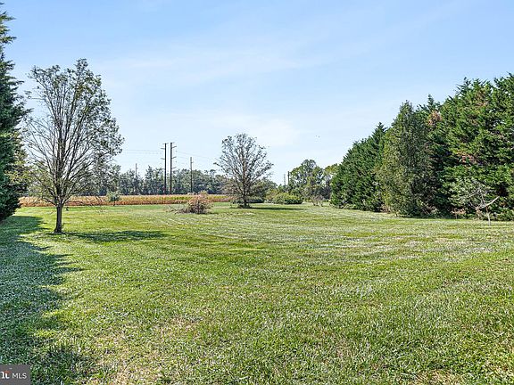 2nd image of 131 Connemara Ct