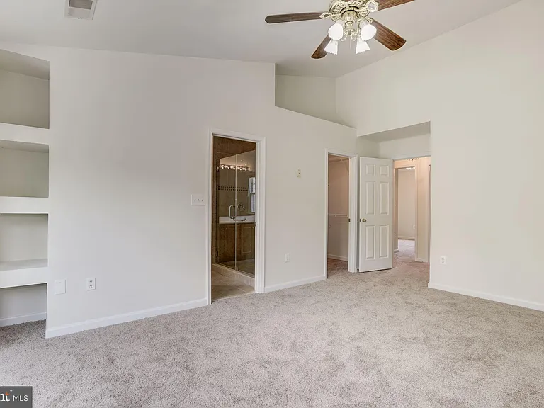 21588 Bankbarn Ter — Photo 11
