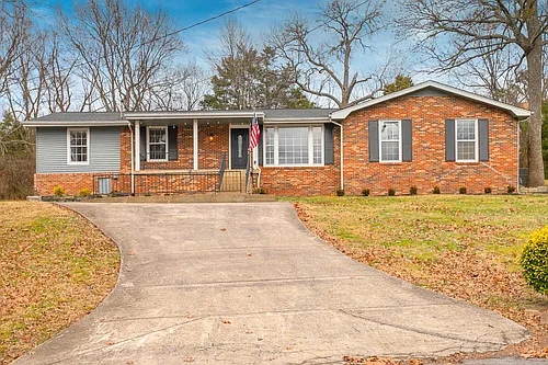 610 Ashley Ct Photo 1