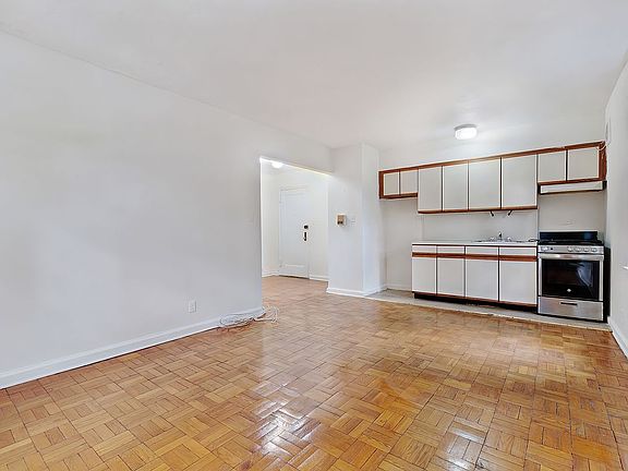 2nd image of 1275 E 5th St APT 1A