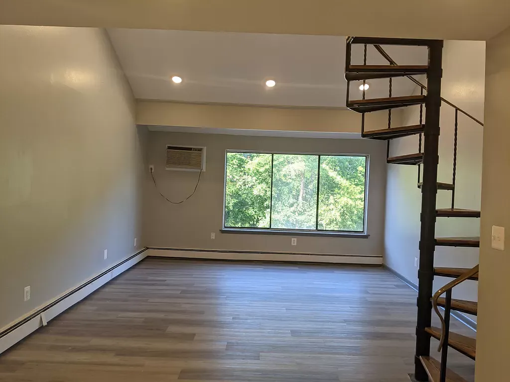 1 bed, 800 sqft, $1,600 — Photo 3