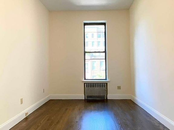 5th image of 135 W 72nd St #5B