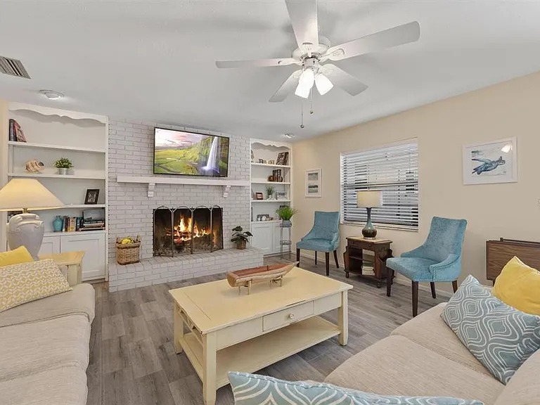 1895 Buccaneer Cir — Photo 10