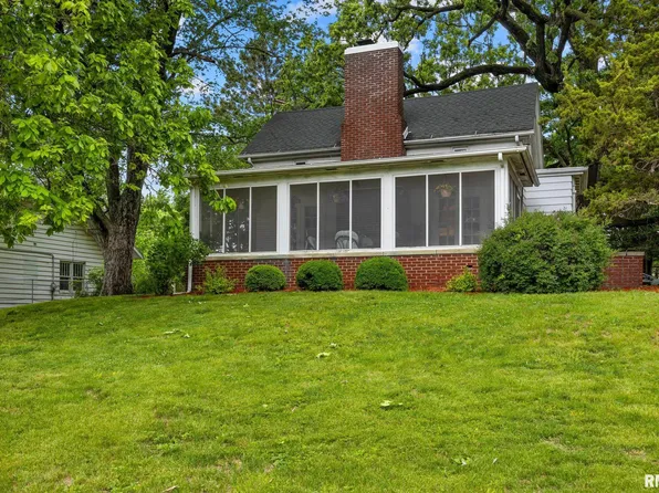 501 W Main St, Toulon, IL 61483