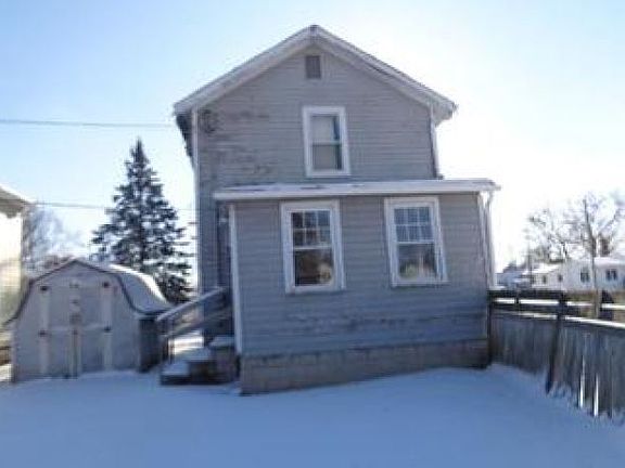 2nd image of 918 Roosevelt St