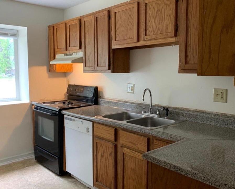2nd image of 3204 Mirror Lake Dr