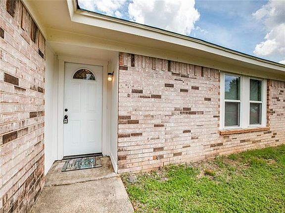 3rd image of 6107 Maple Springs Dr