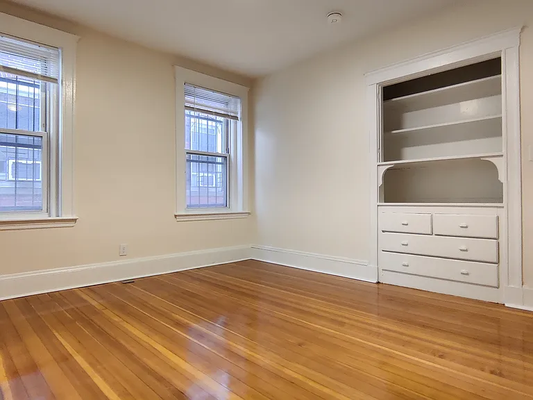 15 Barrows St #1 — Photo 16