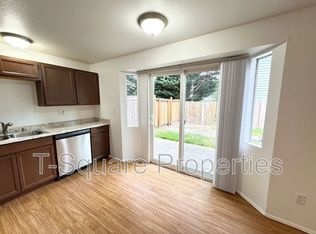 2720 204th St SW APT D, Lynnwood, WA 98036