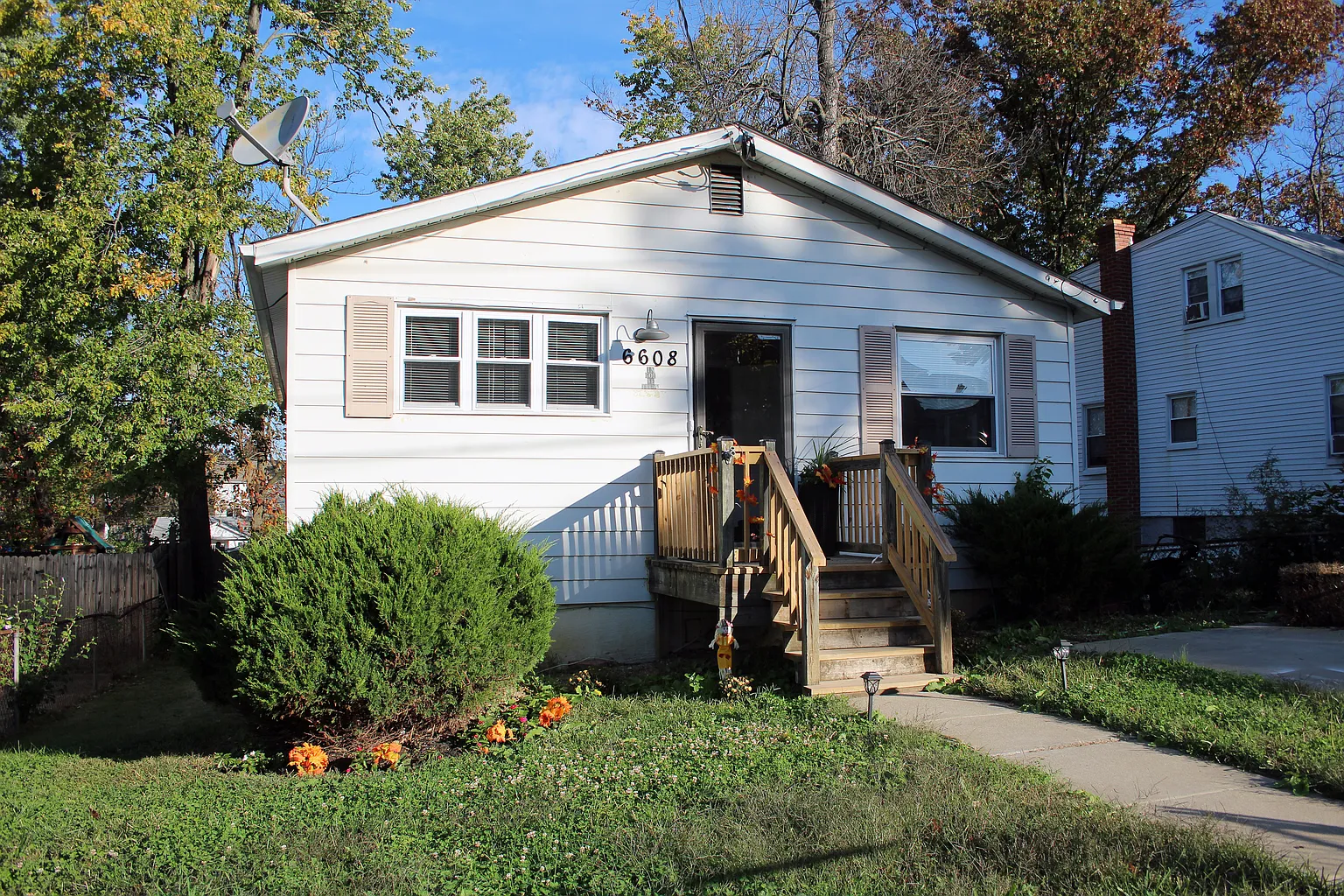 6608 Clinglog St photo 1