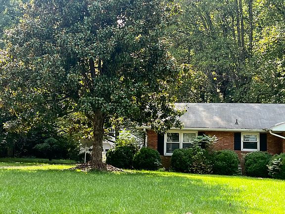 3rd image of 3404 E Lee St