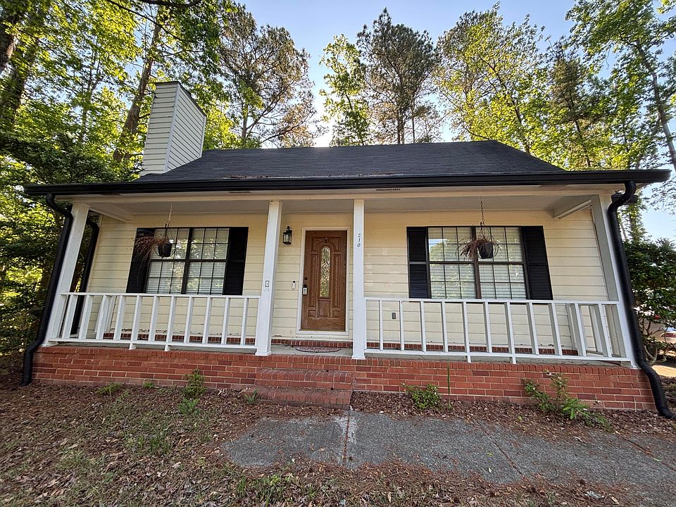 1st image of 210 Foxdale Dr