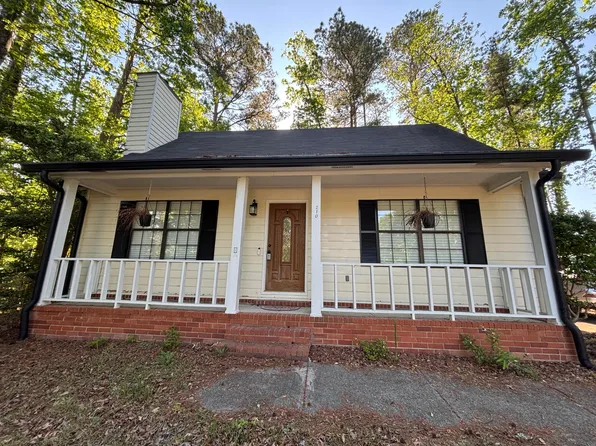 210 Foxdale Dr, Evans, GA 30809