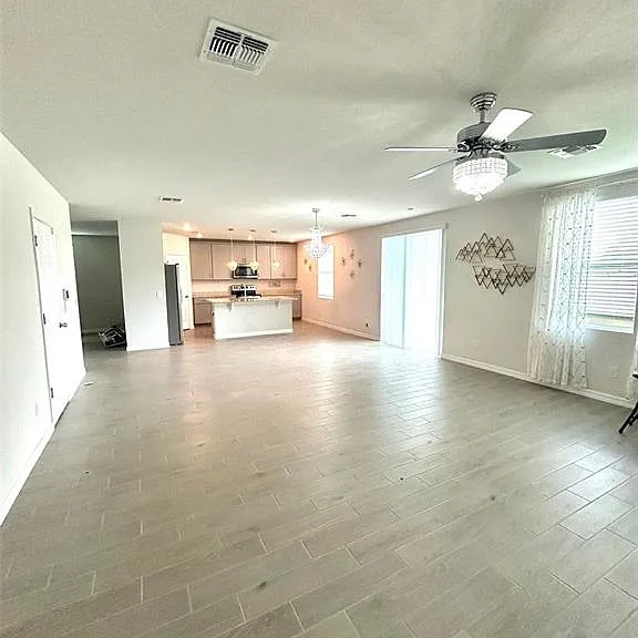 144 Towns Cir — Photo 4