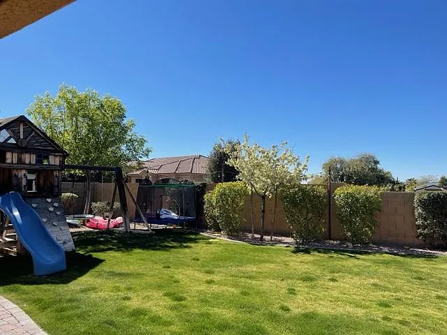 7046 S Claiborne Ave — Photo 10