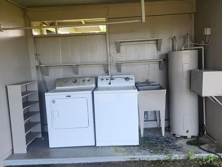 360B Lama St — Photo 2