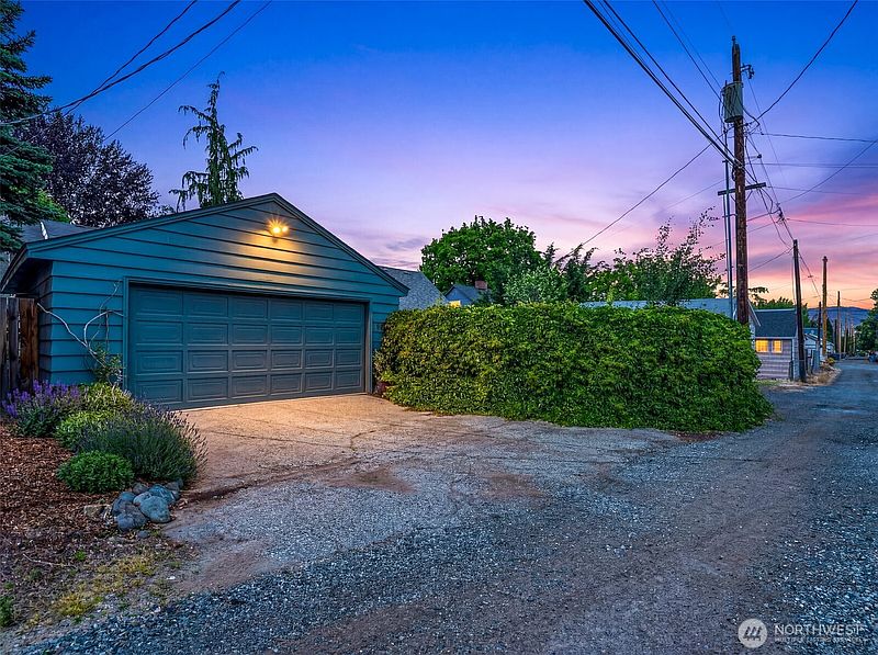 2nd image of 19 N Garfield Avenue